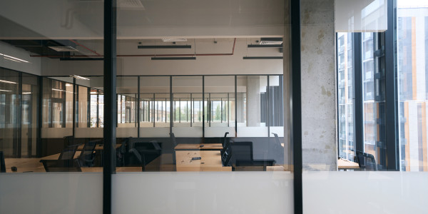Reformas Integrales de Oficinas y Despachos Tarazona · Diseño e Instalación de Paneles Divisorios