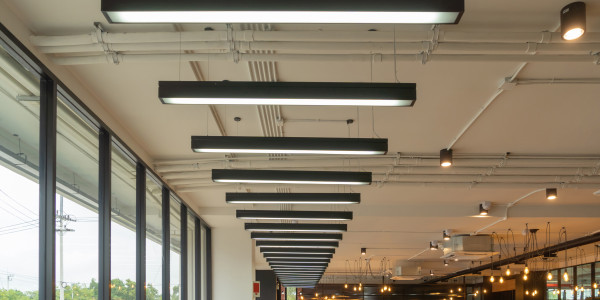 Reformas Integrales de Oficinas y Despachos Tarazona · Diseño e Instalación de Iluminación LED Eficiente